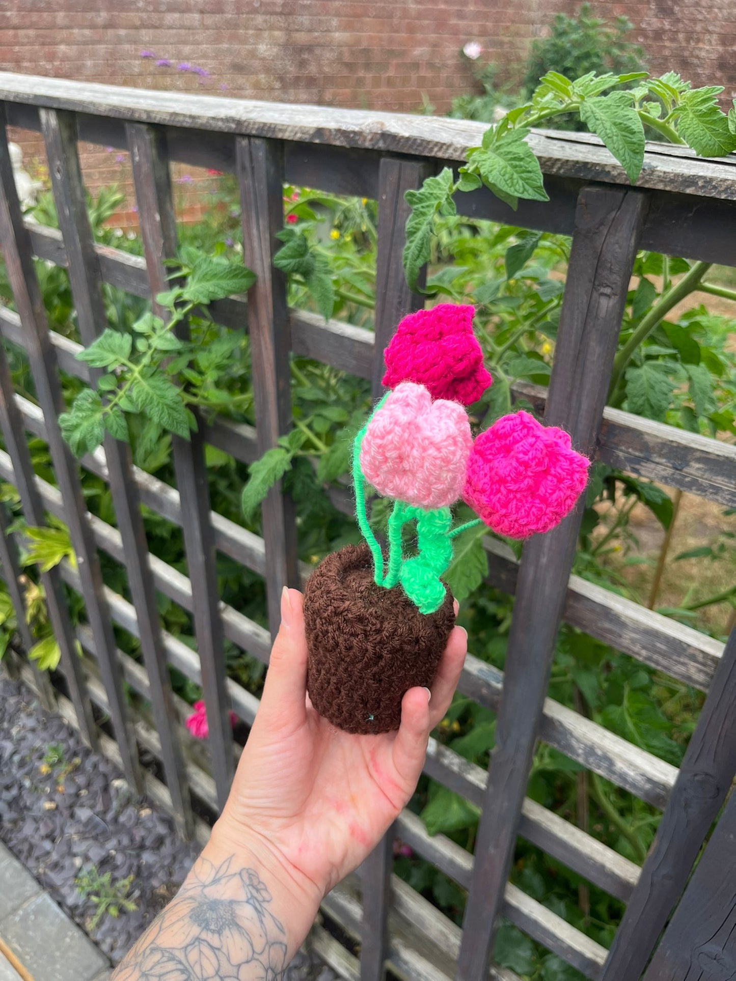Crochet flower pot