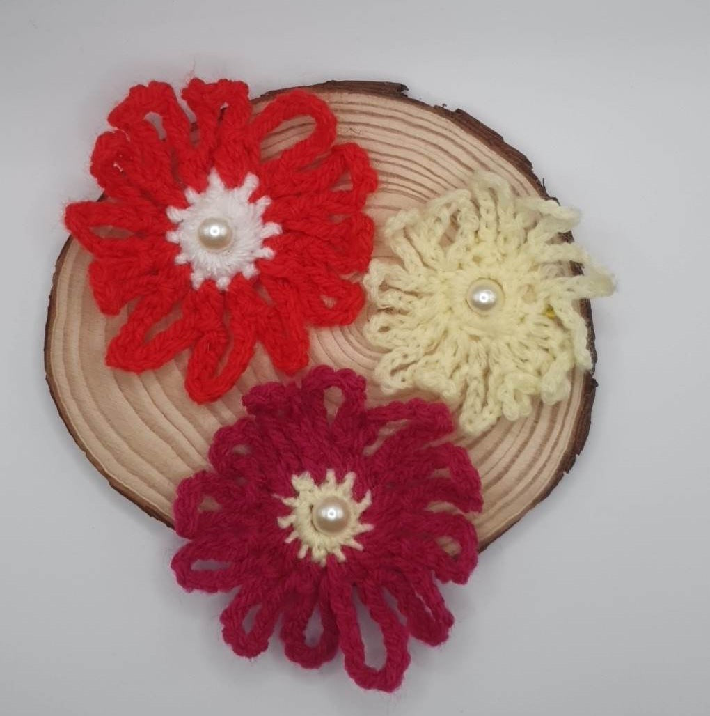 Crochet flower brooch