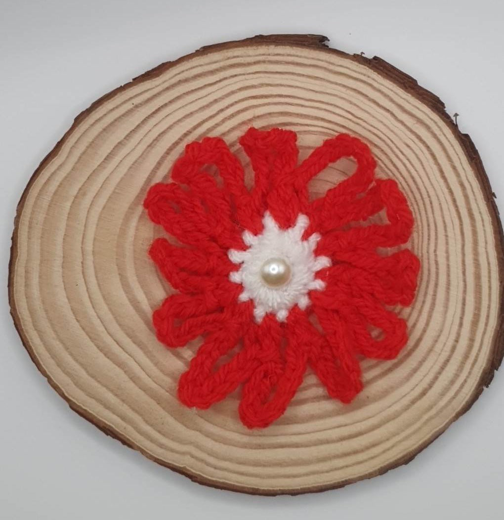 Crochet flower brooch